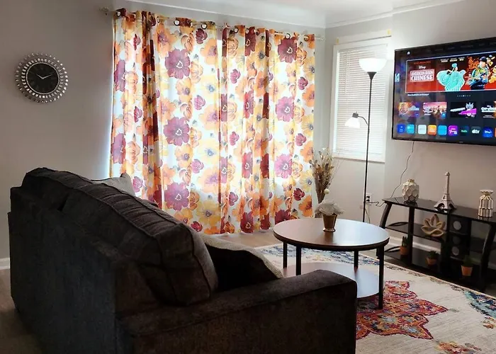 Beautiful 4 Bedroom In Cleveland