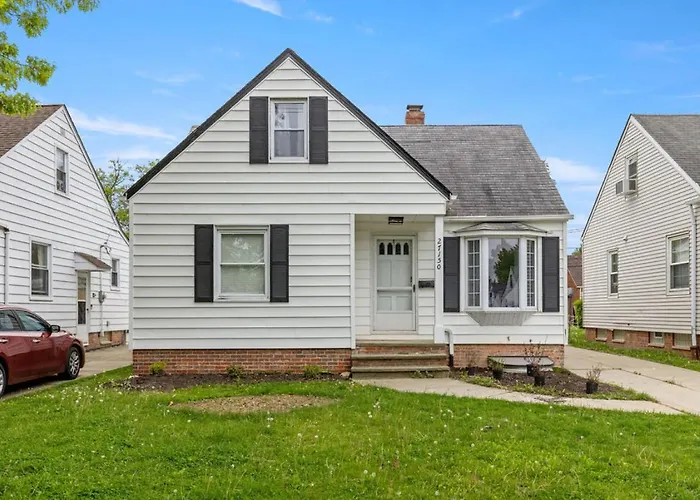 27150 Forestview Ave, Euclid