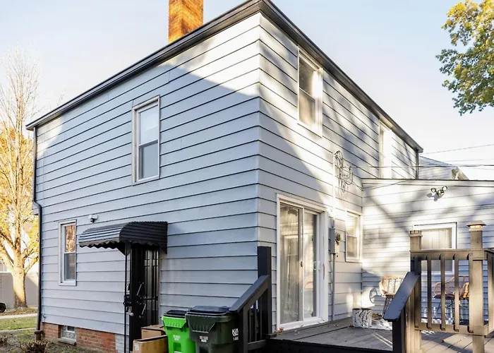 Near Lake Erie, Cozy Family Home
